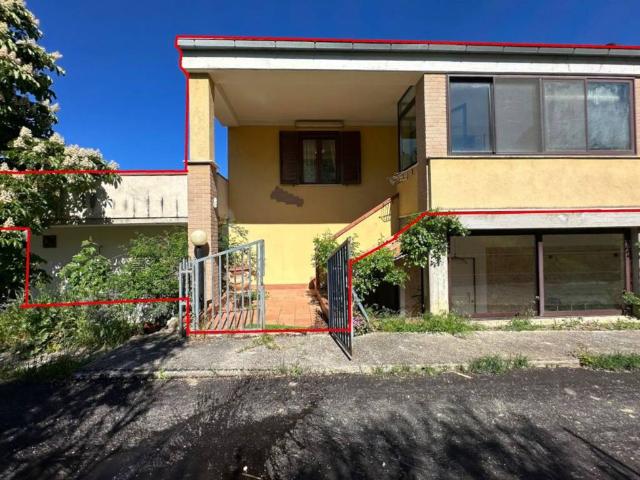 Villa Indipendente in vendita a San Valentino In Abruzzo, Abruzzo