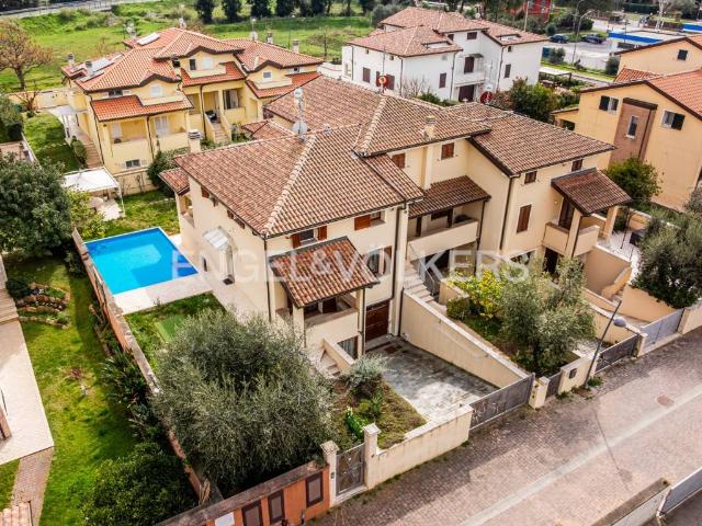 Villa Indipendente in vendita a San Vincenzo, Toscana