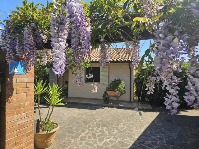 Villa Indipendente in vendita a Zona Industriale, San Vincenzo