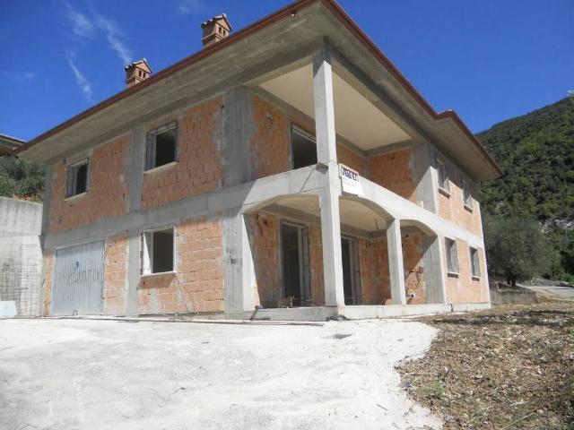 Villa Indipendente in vendita a San Vincenzo Valle, Abruzzo