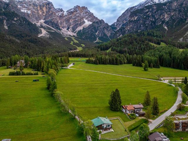 Villa Indipendente in vendita a San Vito Di Cadore, Veneto