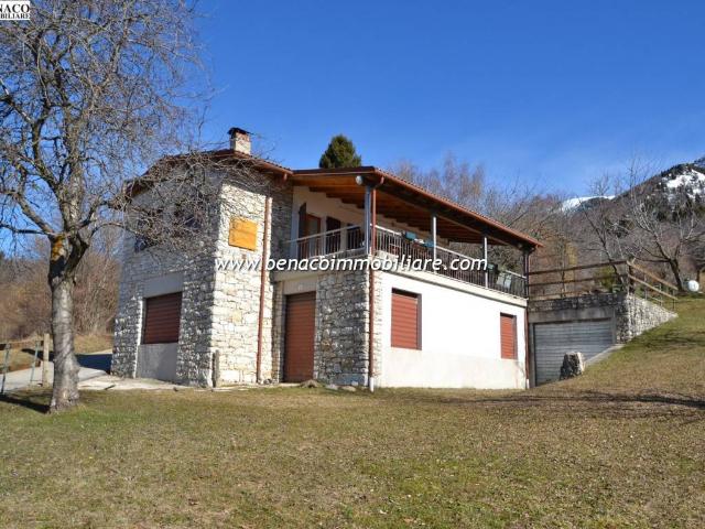 Villa Indipendente in vendita a San Zeno Di Montagna, Veneto