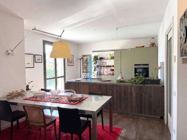 Villa Indipendente in vendita a Garza, San Zeno Naviglio