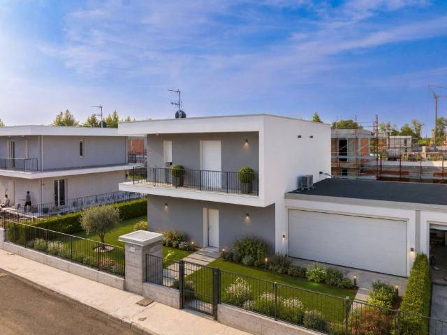 Villa Indipendente in vendita a San Zeno Naviglio, Lombardia