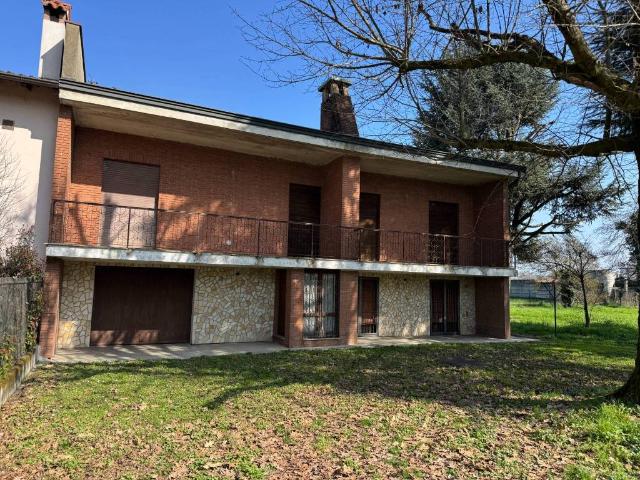 Villa Indipendente in vendita a San Zenone Al Lambro, Lombardia