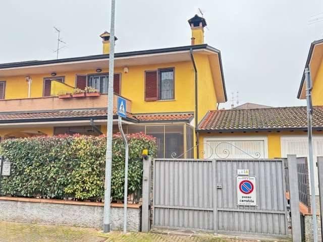 Villa Indipendente in vendita a San Zenone Al Lambro, Lombardia