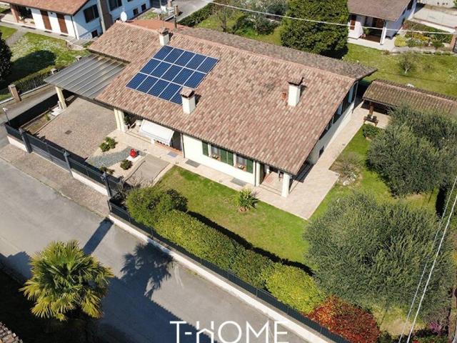 Villa Indipendente in vendita a Pieve del Grappa, San Zenone Degli Ezzelini