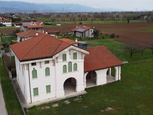Villa Indipendente in vendita a Sandrigo, Veneto