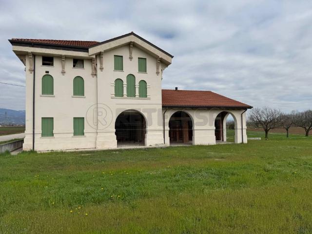 Villa Indipendente in vendita a Sandrigo, Veneto