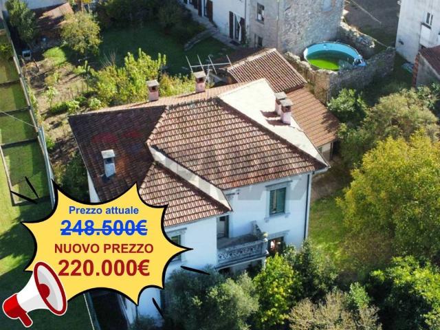Villa Indipendente in vendita a Unione dei comuni del Medio Verbano, Sangiano