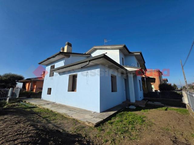 Villa Indipendente in vendita a Sanguinetto, Veneto