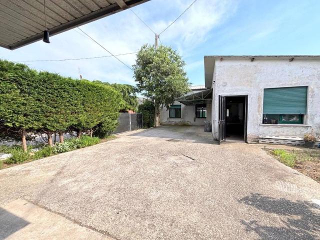 Villa Indipendente in vendita a Sanguinetto, Veneto