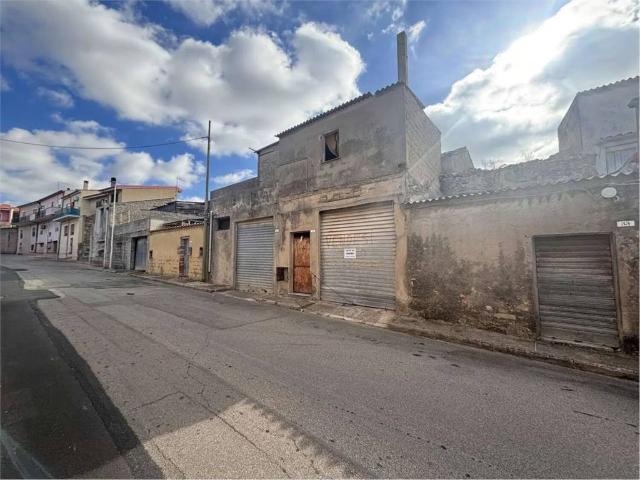 Villa Indipendente in vendita a Sanluri, Sardigna/Sardegna
