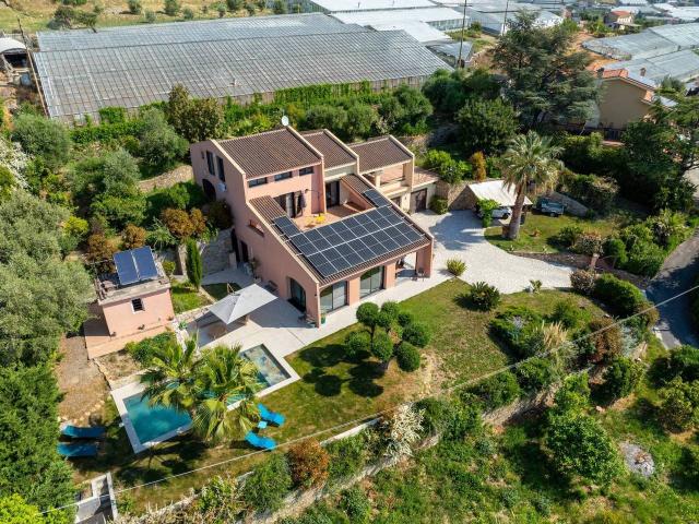 Villa Indipendente in vendita a San Lorenzo, San Remo