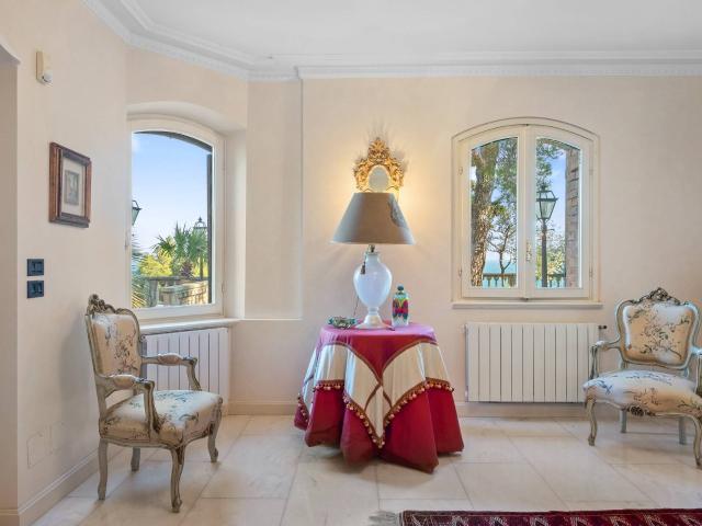 Villa Indipendente in vendita a San Remo, Liguria