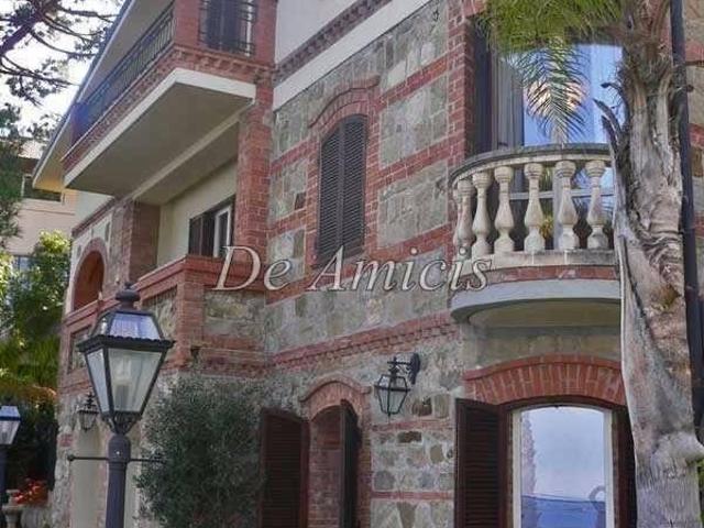 Villa Indipendente in vendita a San Remo, Liguria