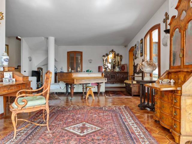 Villa Indipendente in vendita a San Remo, Liguria
