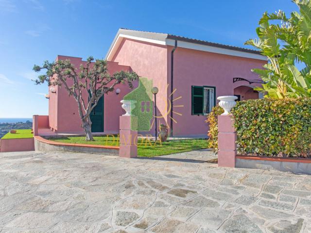 Villa Indipendente in vendita a Taggia, Arma Di Taggia