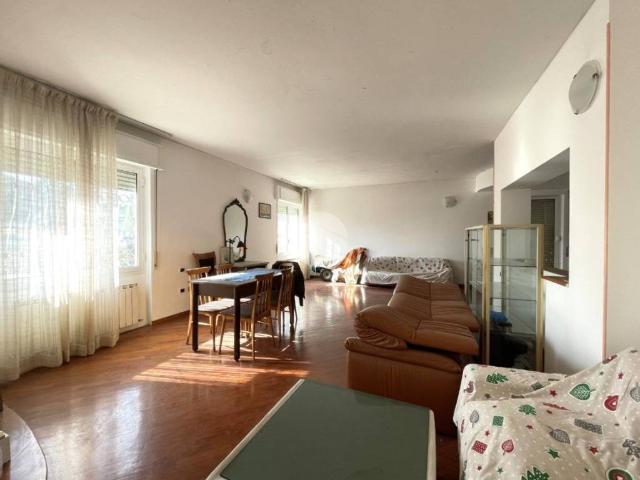 Villa Indipendente in vendita a San Remo, Liguria