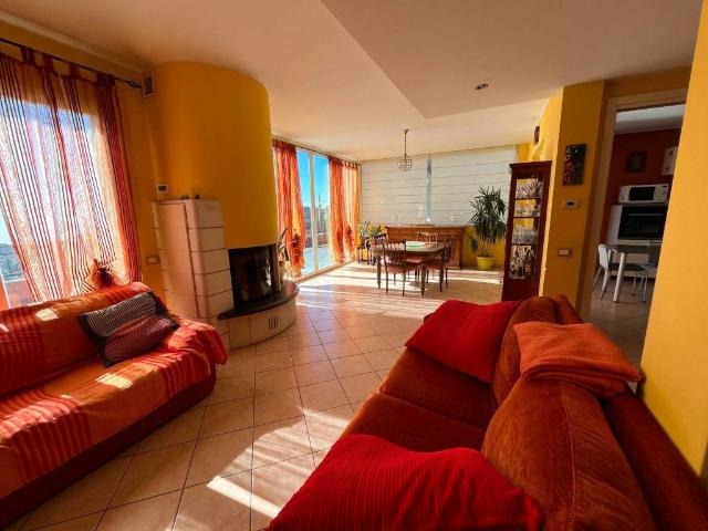 Villa Indipendente in vendita a Suseneo, San Remo