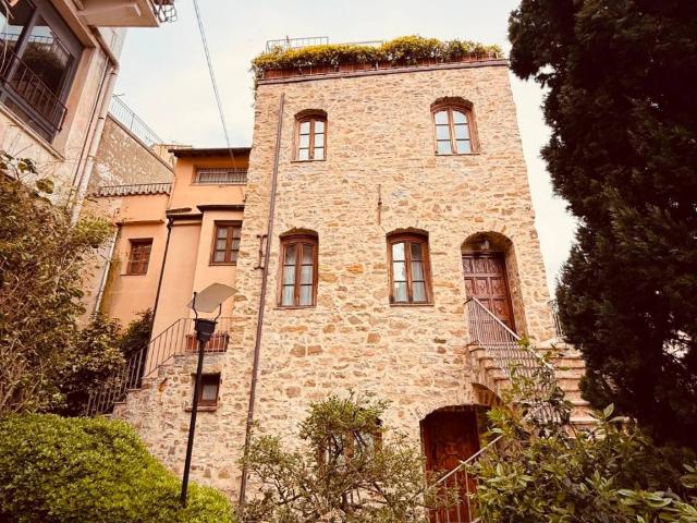 Villa Indipendente in vendita a San Remo, Liguria