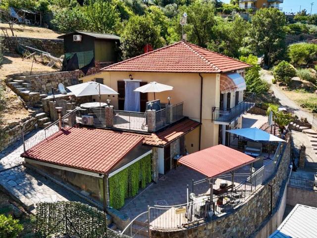 Villa Indipendente in vendita a Torre dei Stevani, San Remo