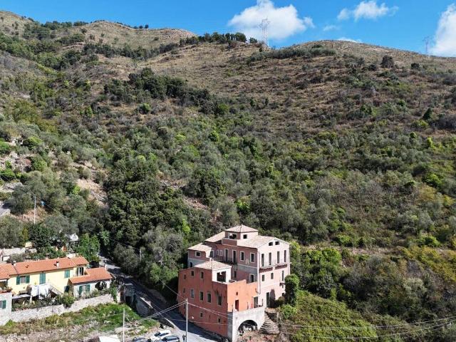 Villa Indipendente in vendita a San Remo, Liguria