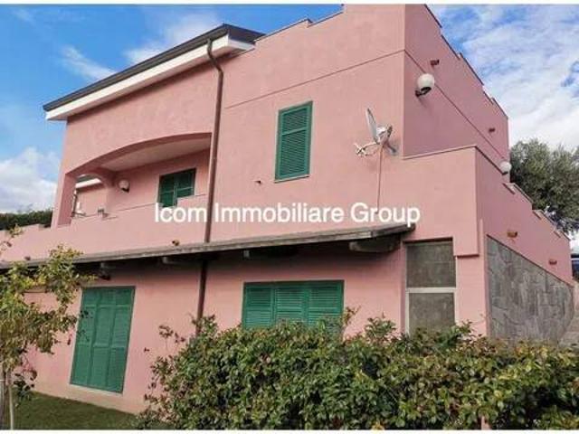 Villa Indipendente in vendita a San Remo, Liguria