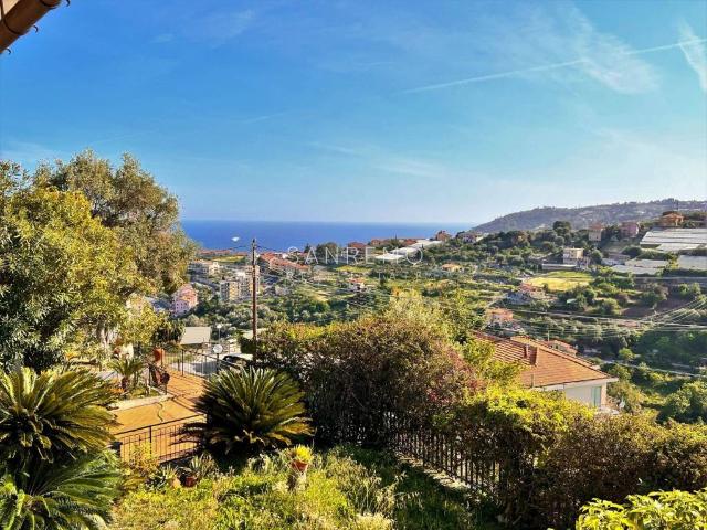 Villa Indipendente in vendita a San Remo, Liguria