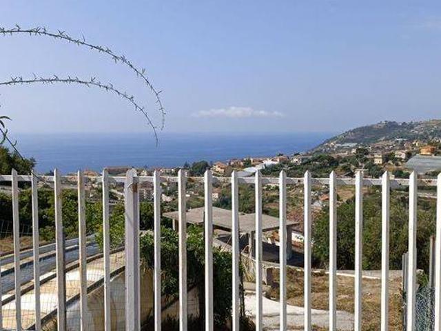 Villa Indipendente in vendita a San Lorenzo, San Remo
