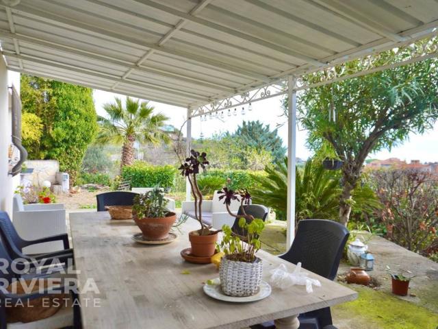 Villa Indipendente in vendita a San Remo, Liguria