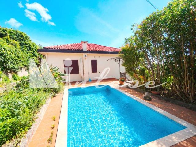 Villa Indipendente in vendita a San Remo, Liguria