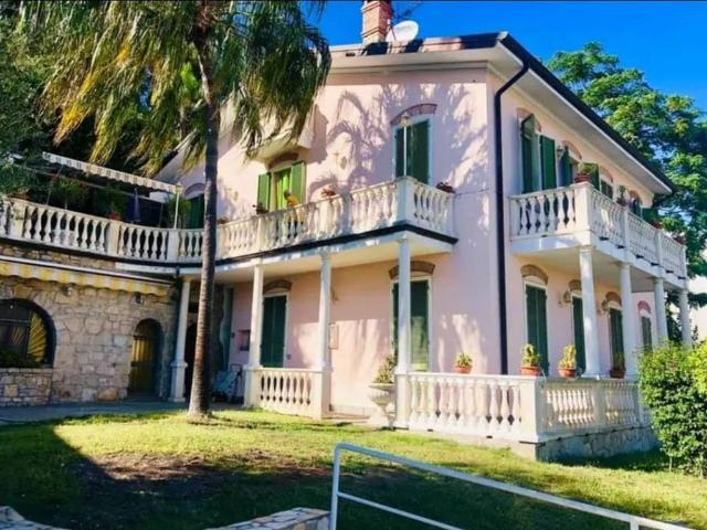Villa Indipendente in vendita a Poggio di Sanremo, San Remo