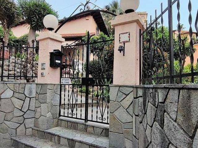 Villa Indipendente in vendita a San Remo, Liguria