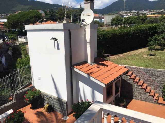 Villa Indipendente in vendita a San Remo, Liguria