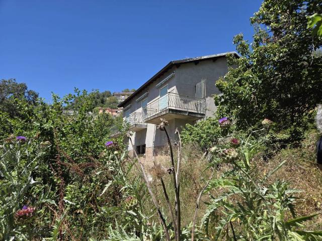 Villa Indipendente in vendita a Torre dei Stevani, San Remo