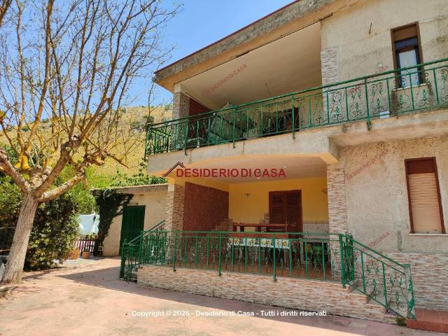 Villa Indipendente in vendita a Santa Cristina Gela, Sicilia