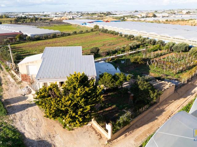 Villa Indipendente in vendita a Torre di Mezzo, Santa Croce Camerina