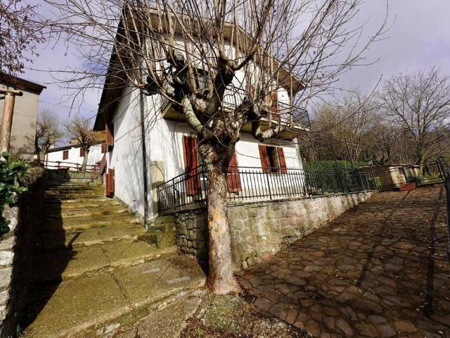 Villa Indipendente in vendita a Unione dei Comuni Montani Amiata Grossetana, Santa Fiora