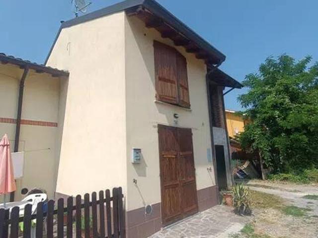 Villa Indipendente in vendita a Santa Giuletta, Lombardia