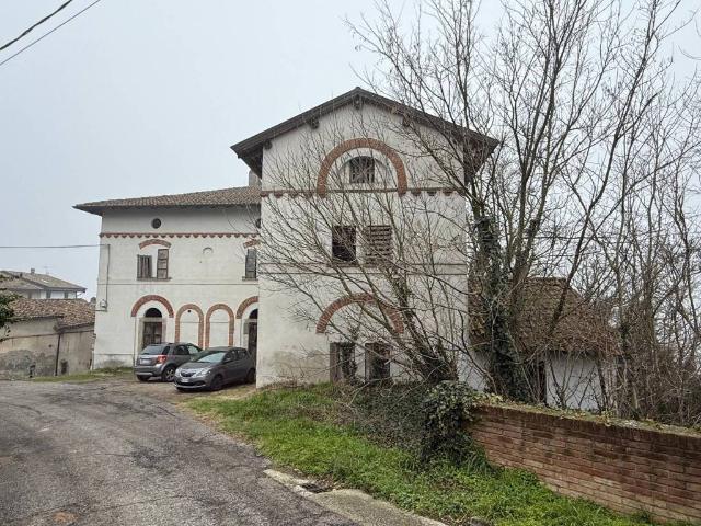 Villa Indipendente in vendita a Santa Giuletta, Lombardia