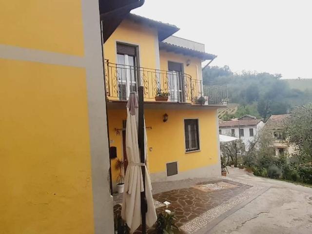 Villa Indipendente in vendita a Castello, Santa Giuletta