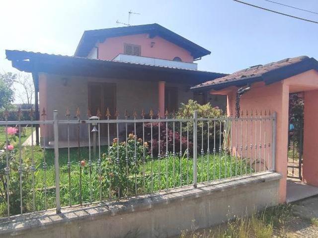 Villa Indipendente in vendita a Santa Giuletta, Lombardia