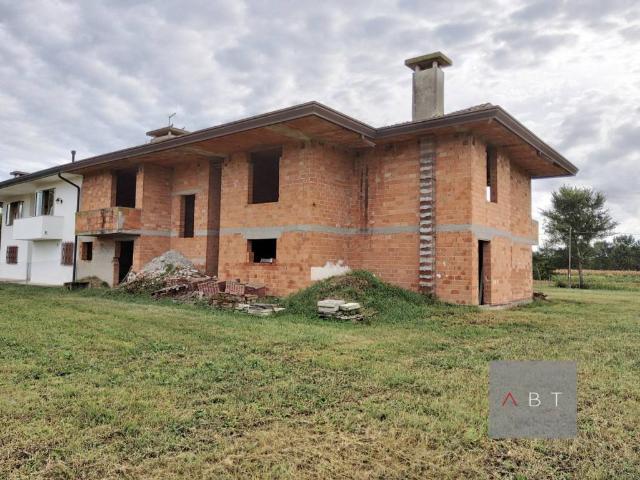 Villa Indipendente in vendita a Fratte, Santa Giustina in Colle