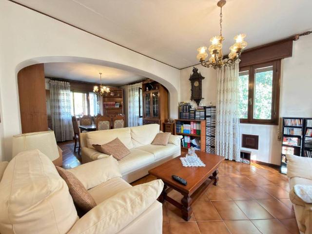 Villa Indipendente in vendita a Fratte, Santa Giustina In Colle