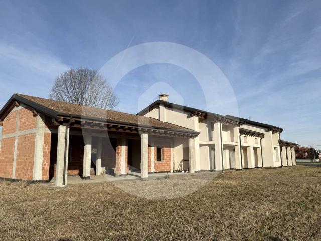 Villa Indipendente in vendita a Fratte, Santa Giustina In Colle