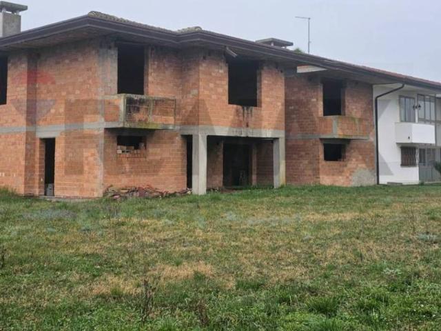 Villa Indipendente in vendita a Fratte, Santa Giustina In Colle