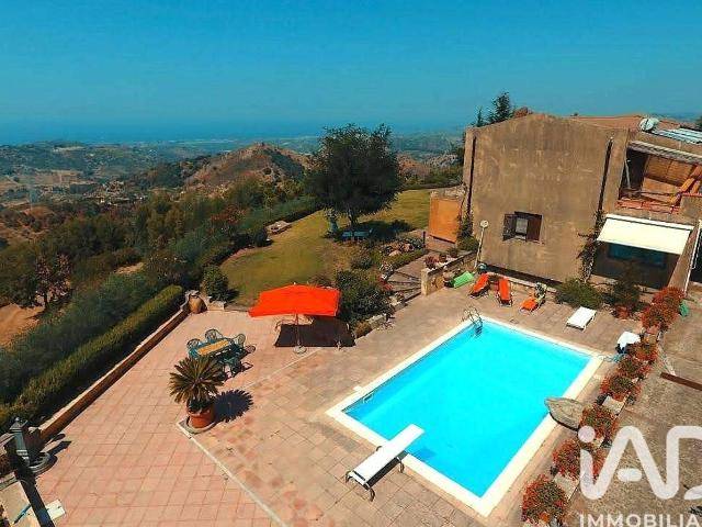 Villa Indipendente in vendita a Santa Lucia Di, Sicilia