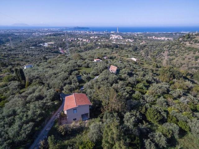 Villa Indipendente in vendita a Santa Lucia Di, Sicilia