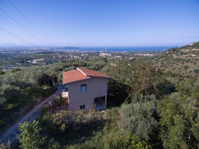 Villa Indipendente in vendita a Santa Lucia Di, Sicilia